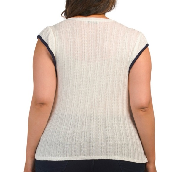 NWT Gilli Plus size Ruffle Sleeve Contrast Shirt size 3X Made in the USA - Picture 2 of 2